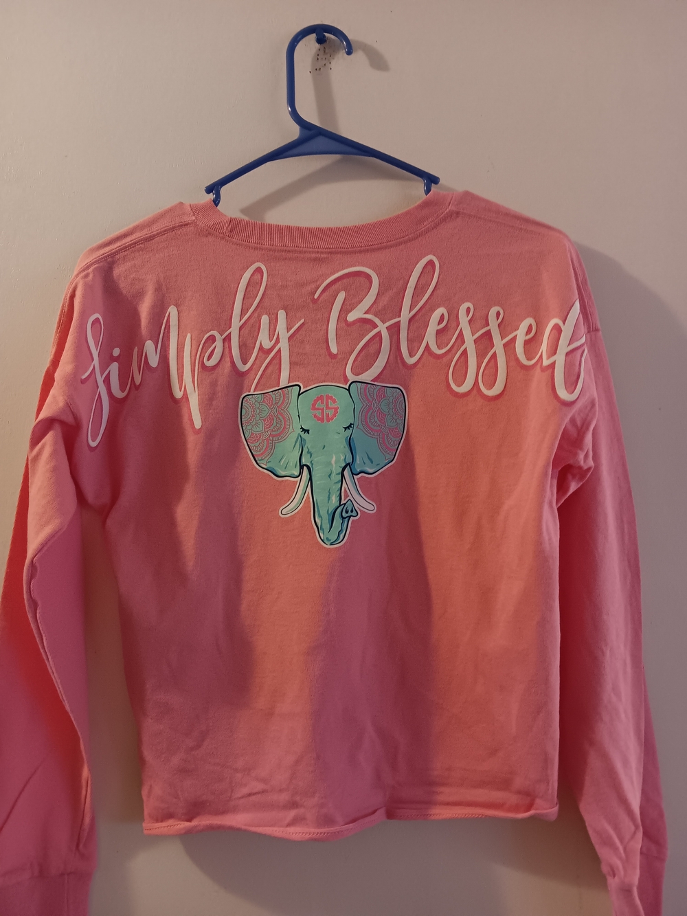 New With Tags Simply Southern Pink Long-Sleeve Cropped Top with Elephant Graphic